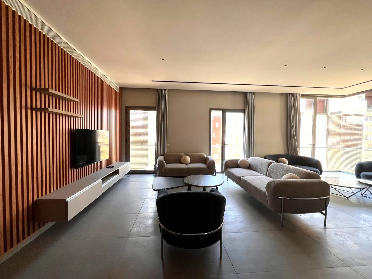 Apartment for Rent in Charles Malek Achrafieh, Lebanon — الصورة 1