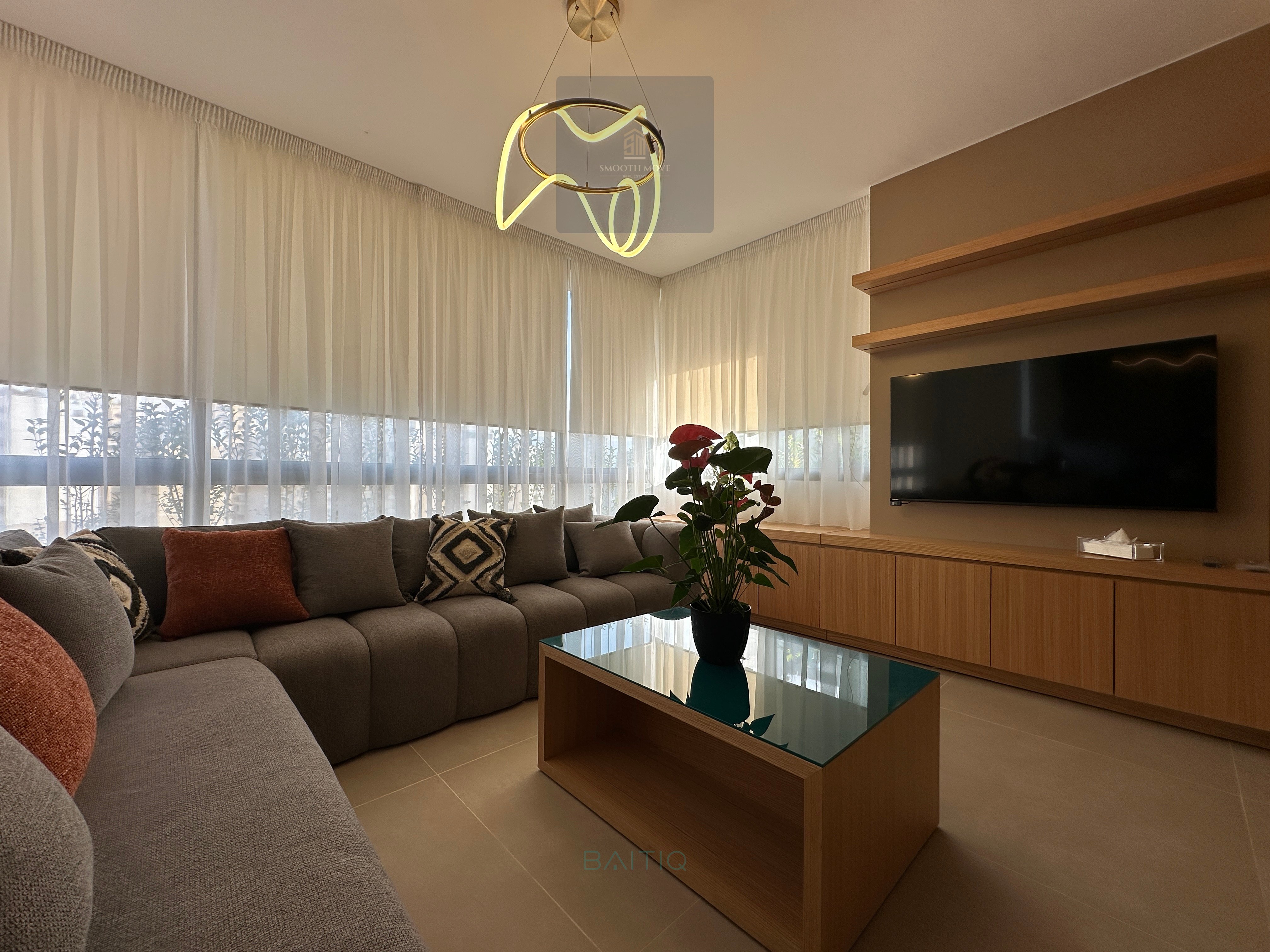 Chic Furnished Apartment for Sale in Sioufi, Achrafieh — الصورة 2