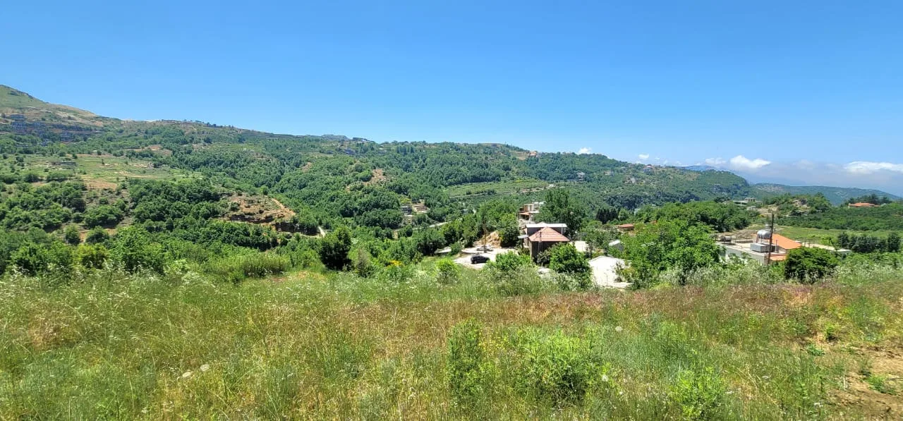 Land for Sale in Kfardebian