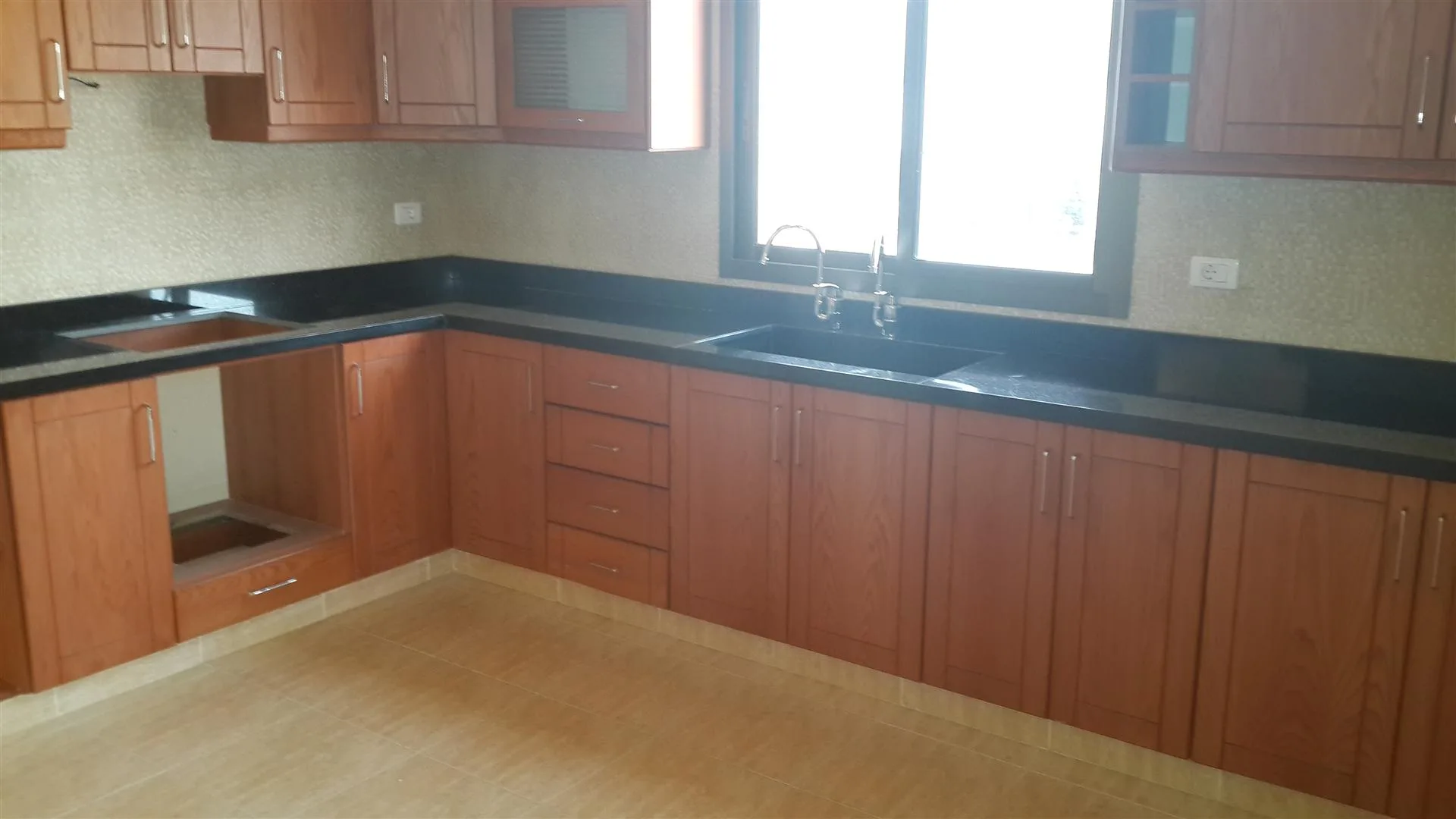 Apartment for Sale in Zouk Mosbeh, Lebanon — الصورة 2