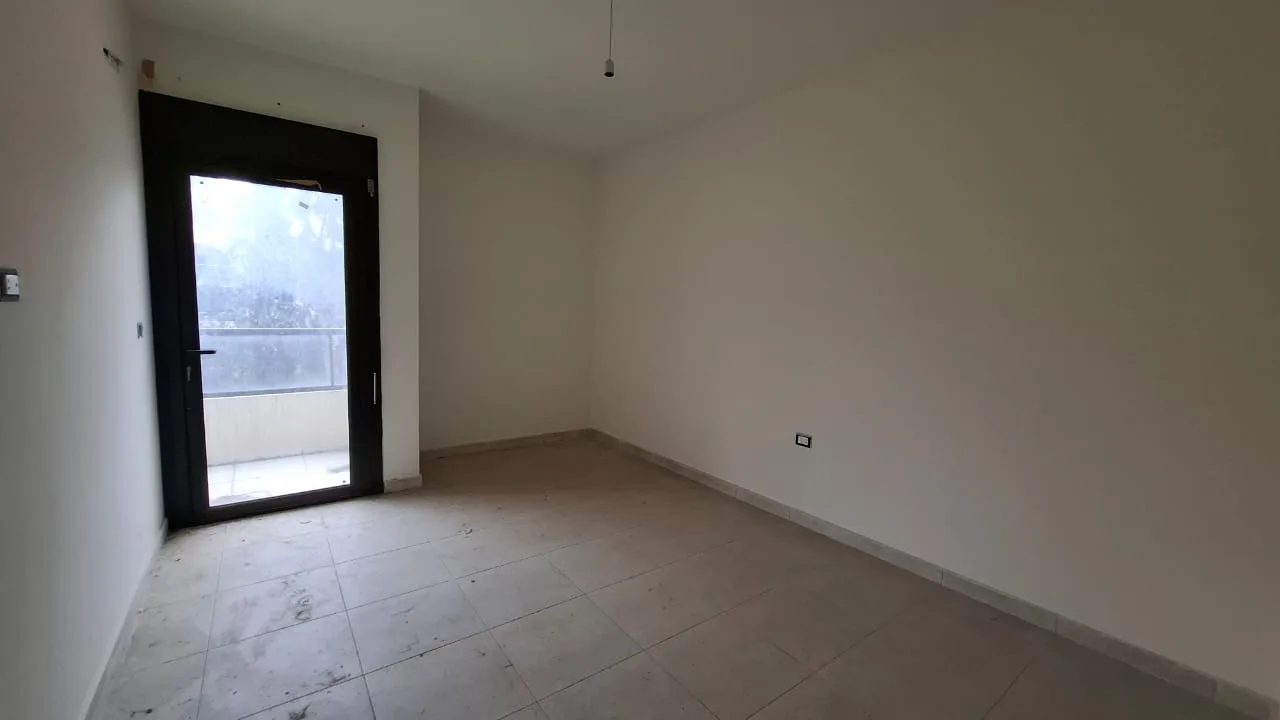 Apartment for Sale in Aamchit, Lebanon — الصورة 4
