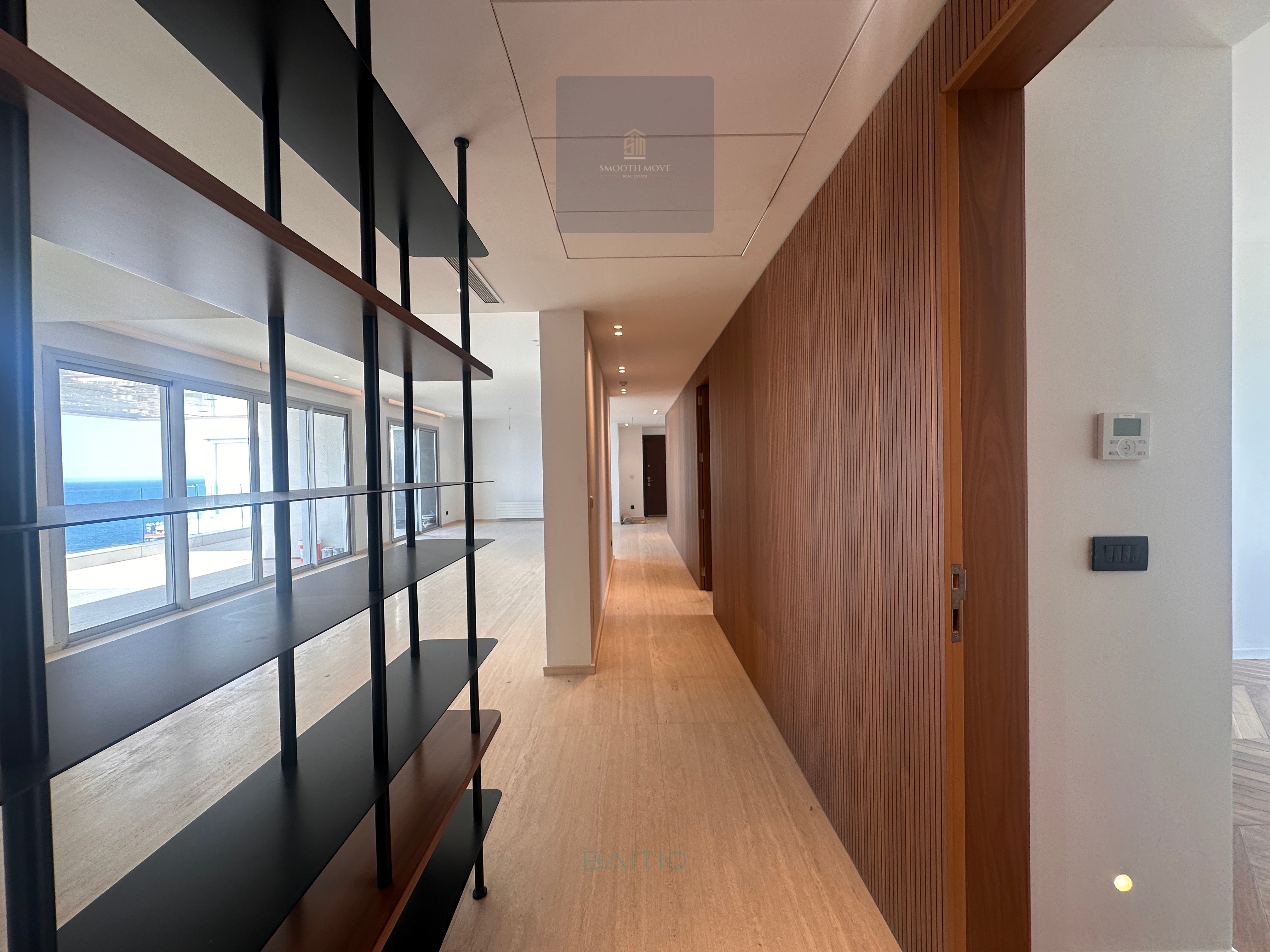 Sleek Seaview Apartment for Sale in Rawche, Beirut — الصورة 4