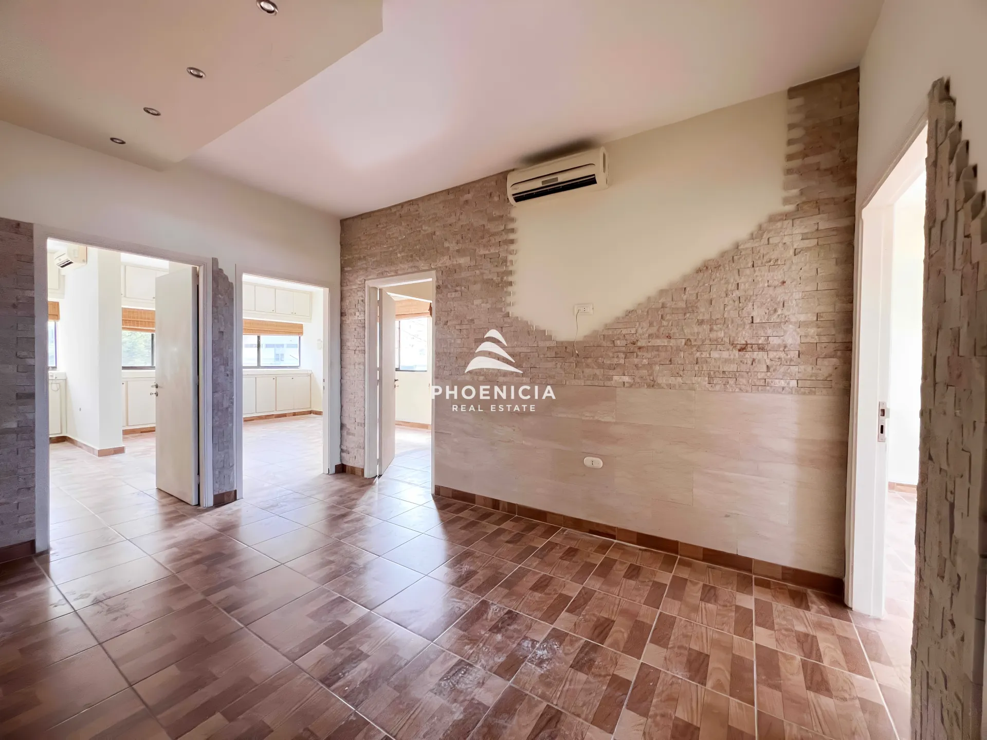 Office for rent in Byblos — الصورة 7
