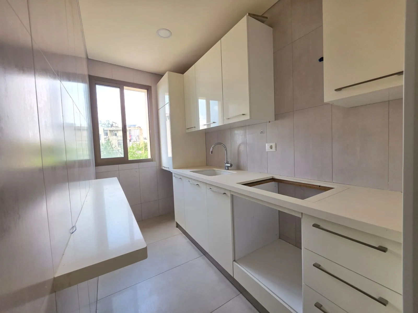 Office for rent in Hadath — الصورة 4