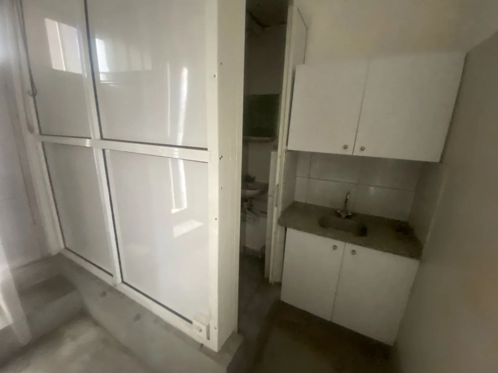Warehouse for rent in Mazraat Yachoua — الصورة 8