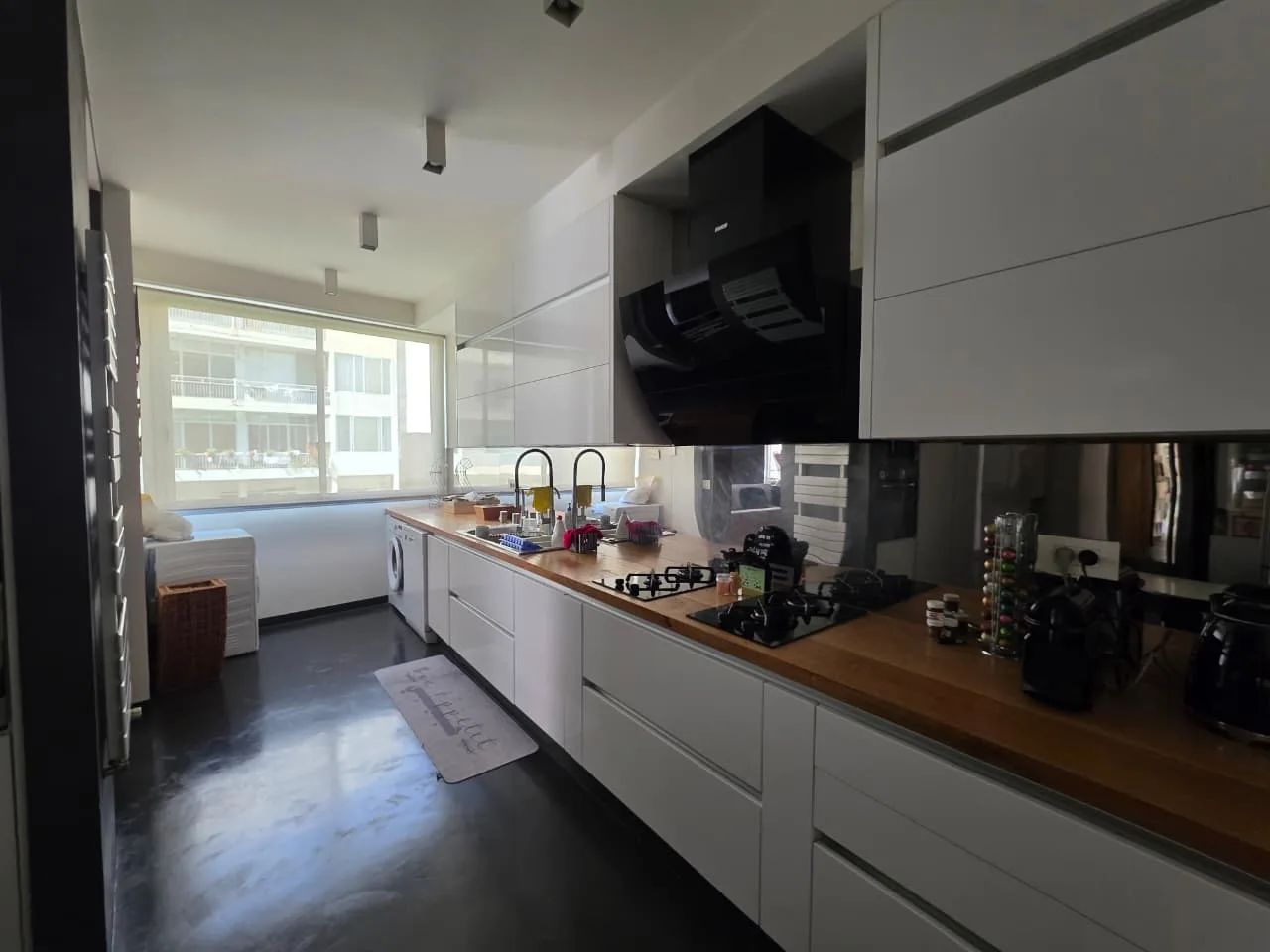 Apartment for Sale in Sassine, Achrafieh, Beirut, Lebanon — الصورة 7