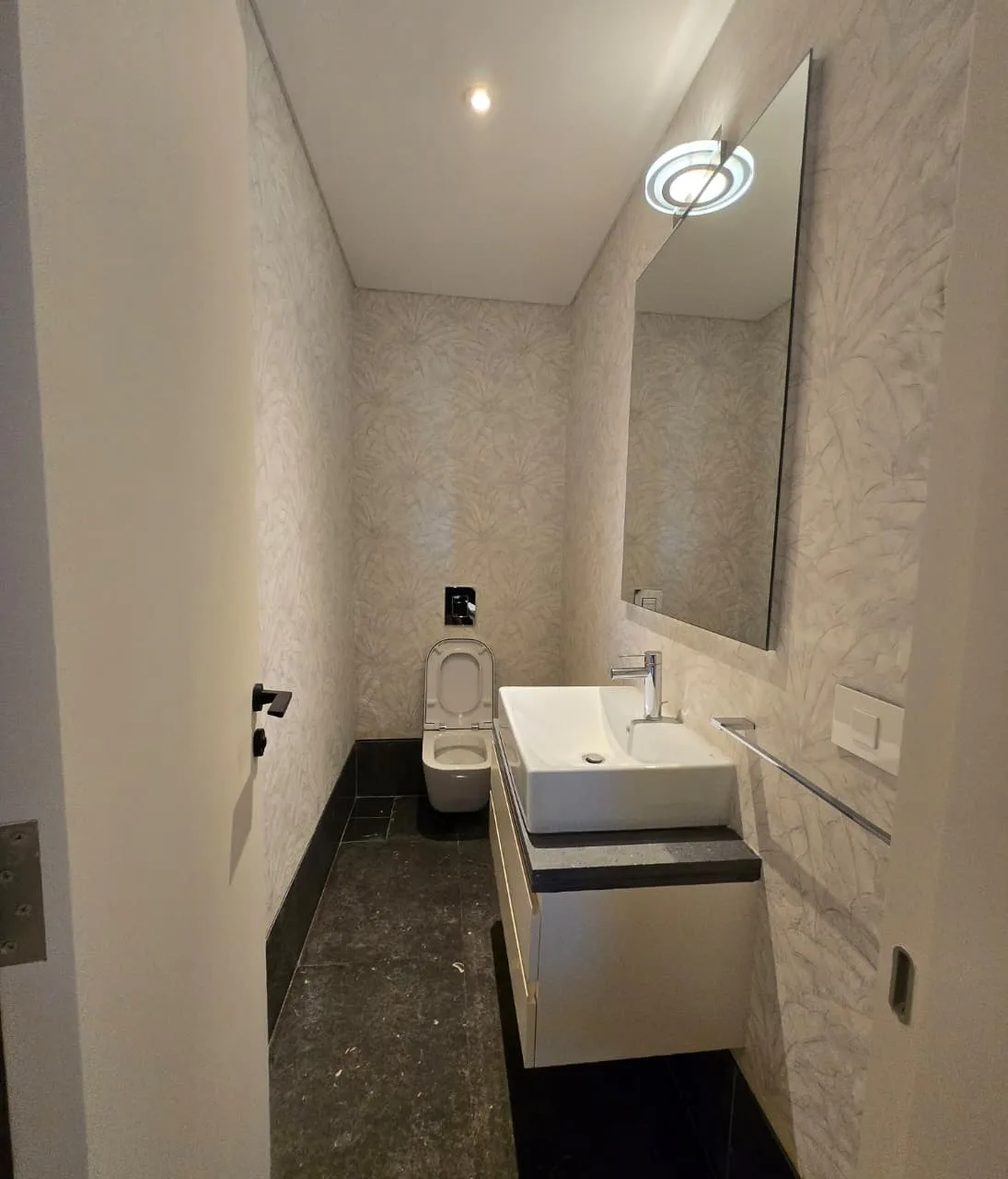Apartment for Sale in Saifi Village, Beirut, Lebanon — الصورة 6