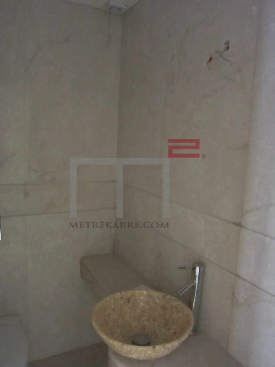 Apartment for Rent in Ain El Mreisse — الصورة 4