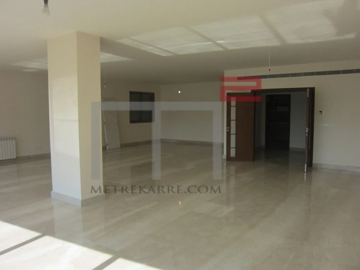 Apartment for Rent in Ain El Mreisse — الصورة 5