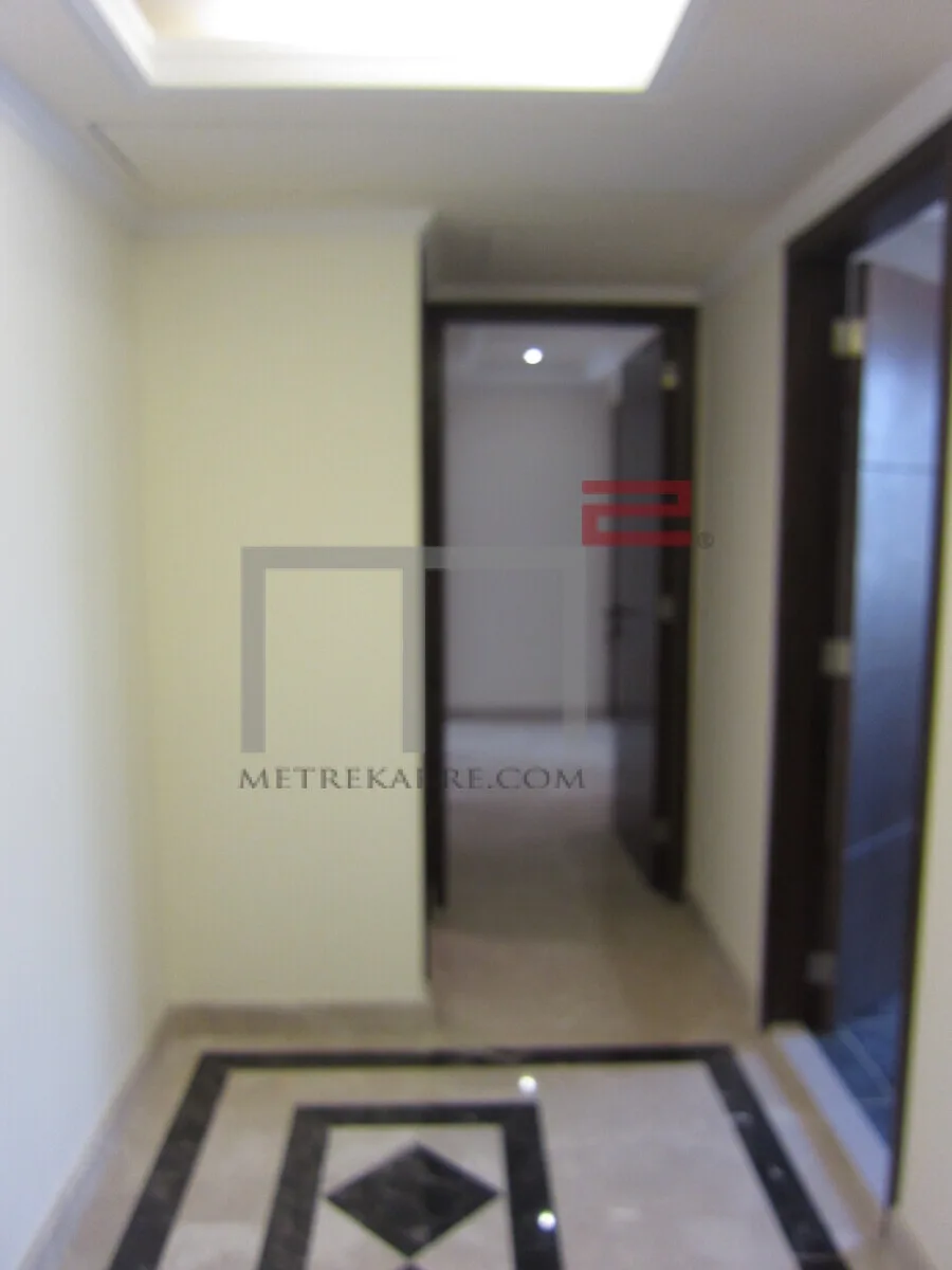Apartment for Rent in Ain El Mreisse — الصورة 5
