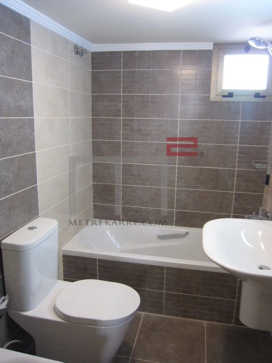 Apartment for Rent in Ain El Mreisse — photo 3