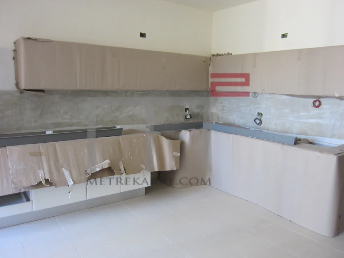 Apartment for Rent in Ras Beirut — الصورة 3