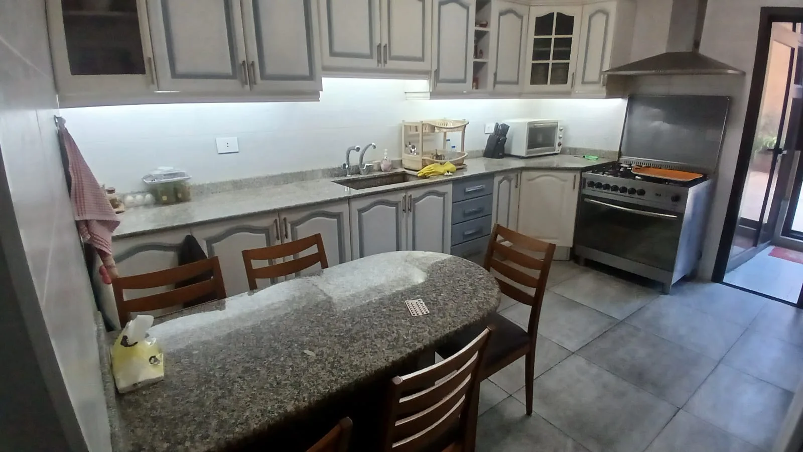 Apartment for Sale in Aaoukar, Lebanon — الصورة 3