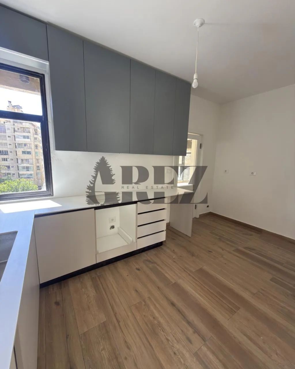 Apartment for Sale in Sakiet El Janzir, Beirut — photo 4