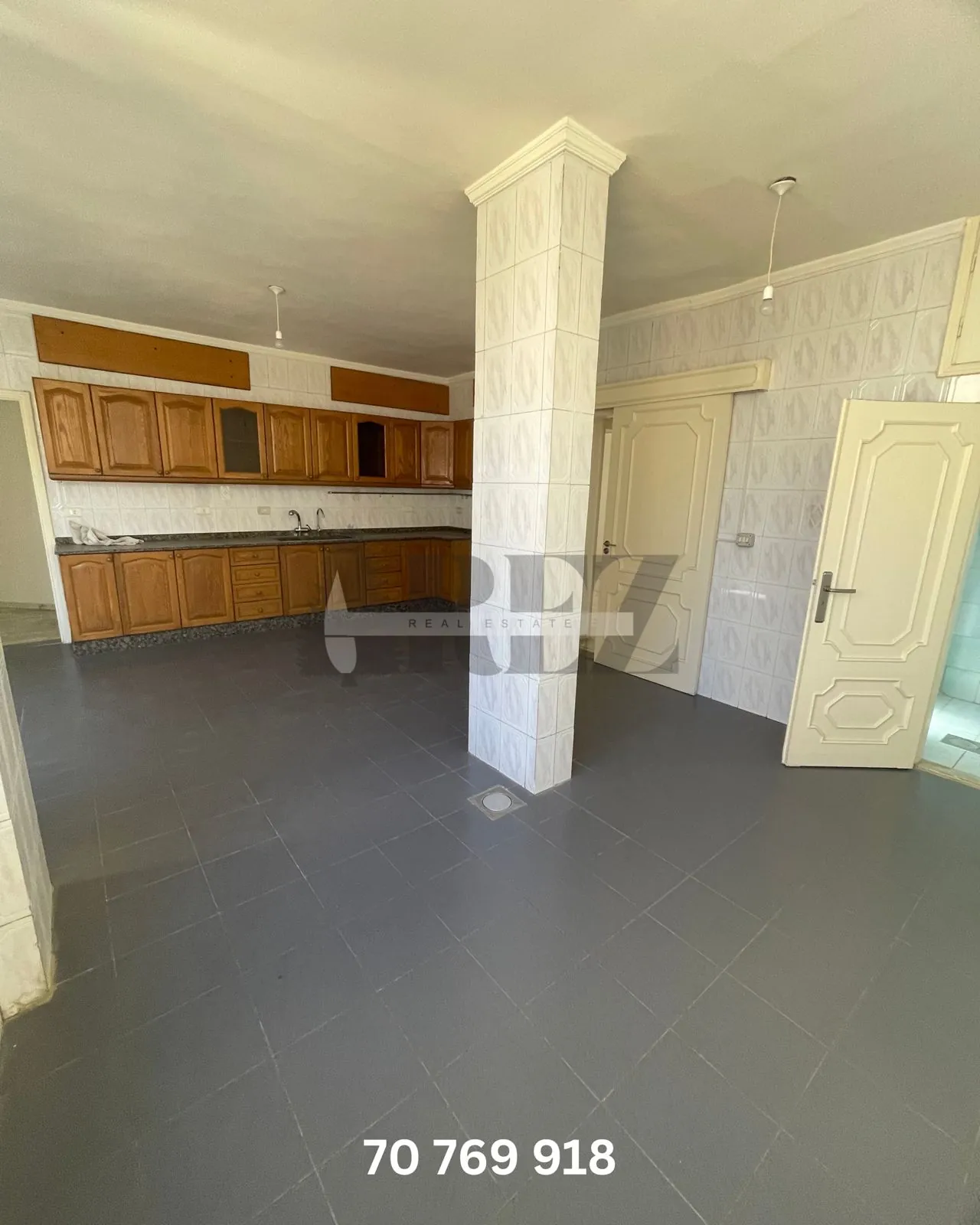 Spacious Apartment for Sale in Bourj Abi Haydar, Beirut — photo 4