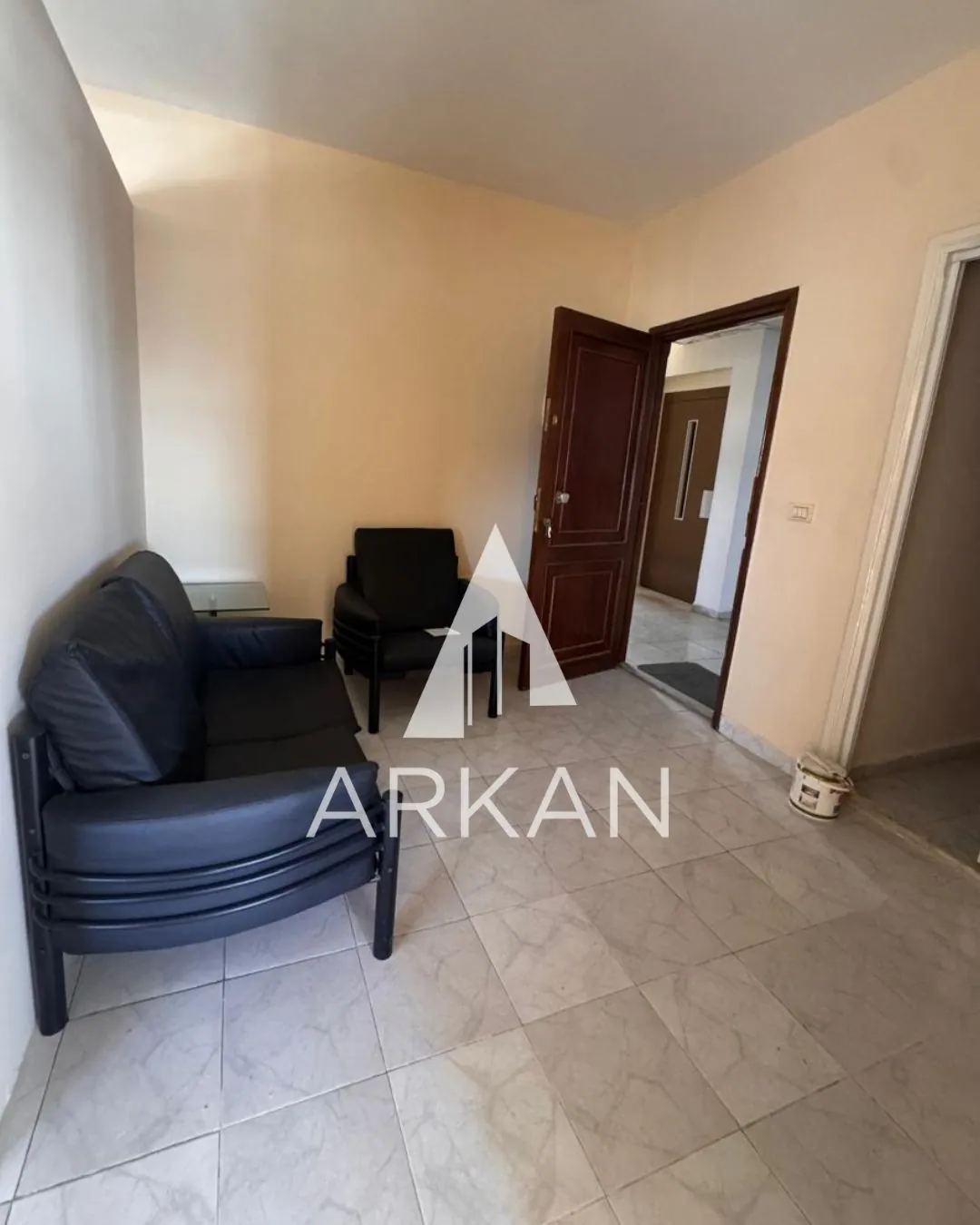 Office for Rent – Prime Location in Jbeil — الصورة 3