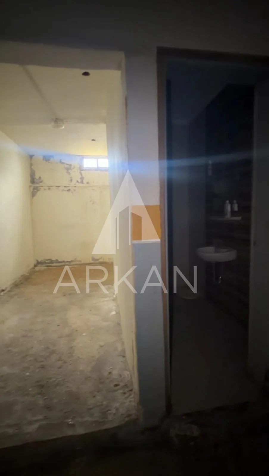 Depot for Sale in Eddeh, Jbeil | 800 sqm Commercial Property — photo 2