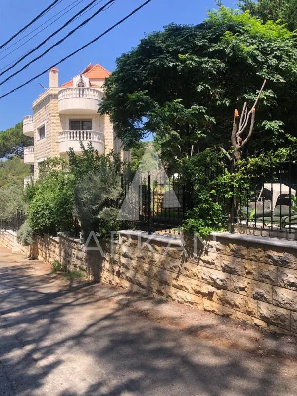 Luxury Villa for Sale in Ajaltoun | 700 sqm with Garden, Elevator & Premium Features — الصورة 4
