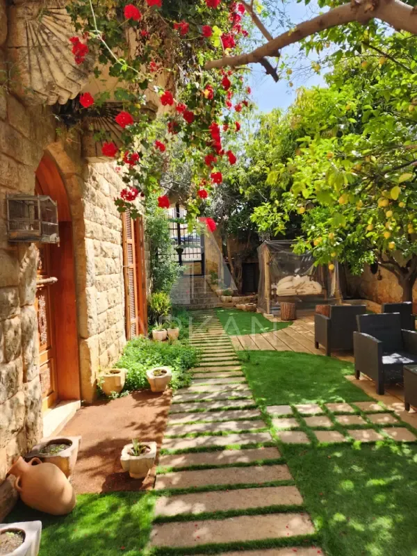 Villa for Sale in Fayadieh, Baabda | 3 Floors with Panoramic Beirut View — الصورة 2