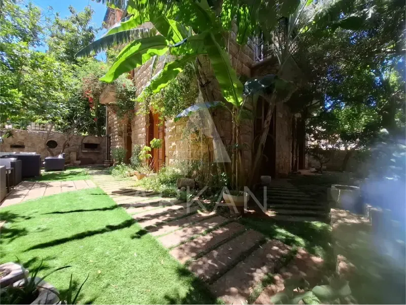 Villa for Sale in Fayadieh, Baabda | 3 Floors with Panoramic Beirut View — الصورة 3