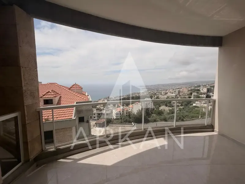 Ground Floor Apartment for Sale in Halat | 155 sqm with Sea & Mountain View Balconies — الصورة 3