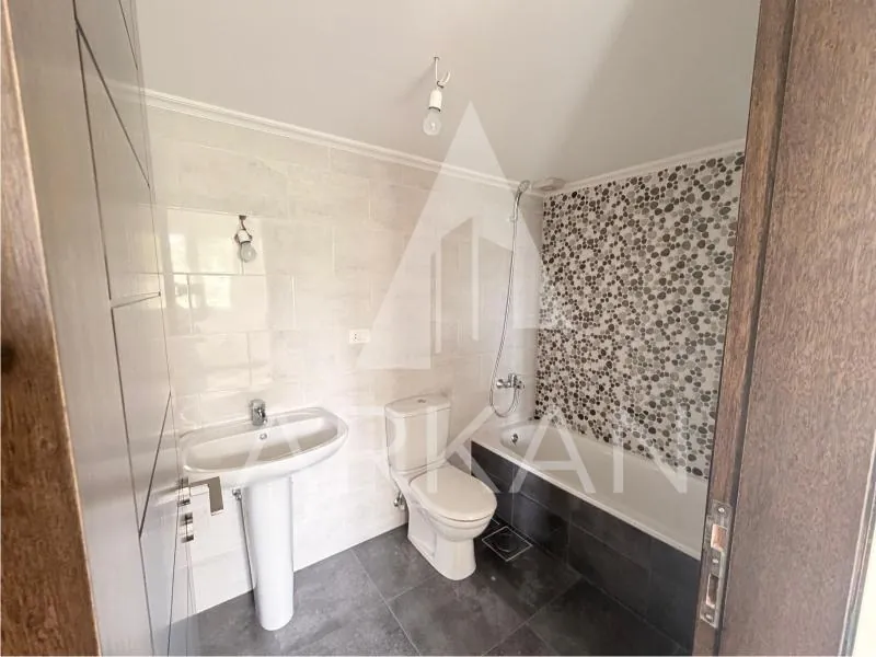 Apartment for Sale in Halat – 3 Bedrooms with Sea & Mountain View — photo 3