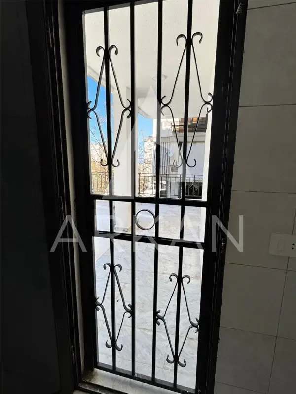 Apartment with Terrace for Sale in Ain El Rihaneh | 120 sqm + 70 sqm Terrace — الصورة 3