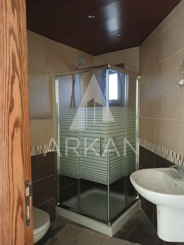 New Apartment for Sale in Ballouneh | 245 sqm with Terrace, Balcony & Open View — الصورة 4