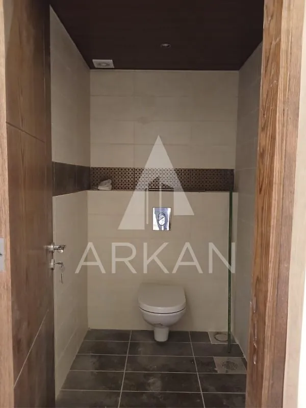 Apartment for Sale in Ballouneh | 245 sqm Apartment with 200 sqm Private Garden — الصورة 5