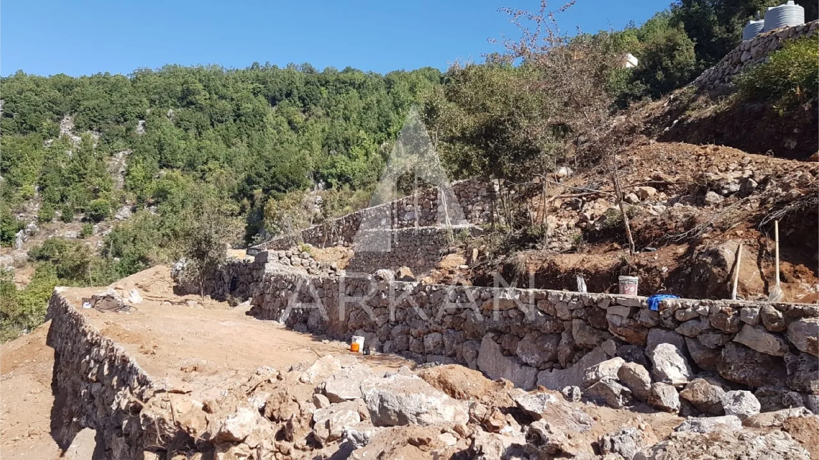 Land for Sale in Chahtoul | 1,500 sqm with Villa Permit — الصورة 4