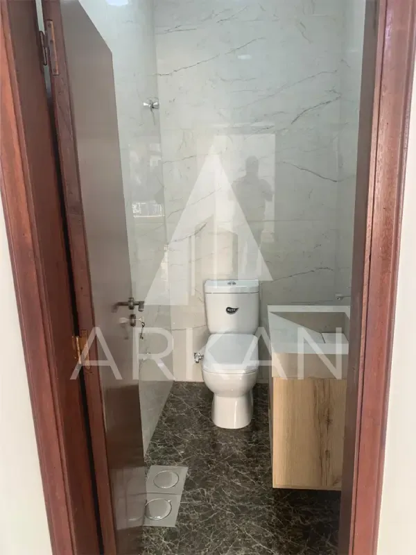 Apartment for Sale in Adonis with Terrace — الصورة 2