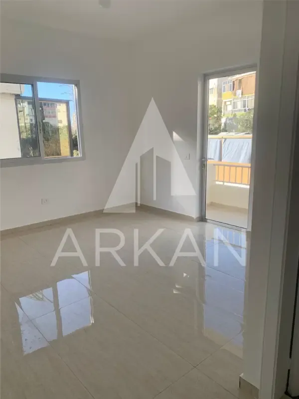 Apartment for Sale in Adonis with Terrace — الصورة 5