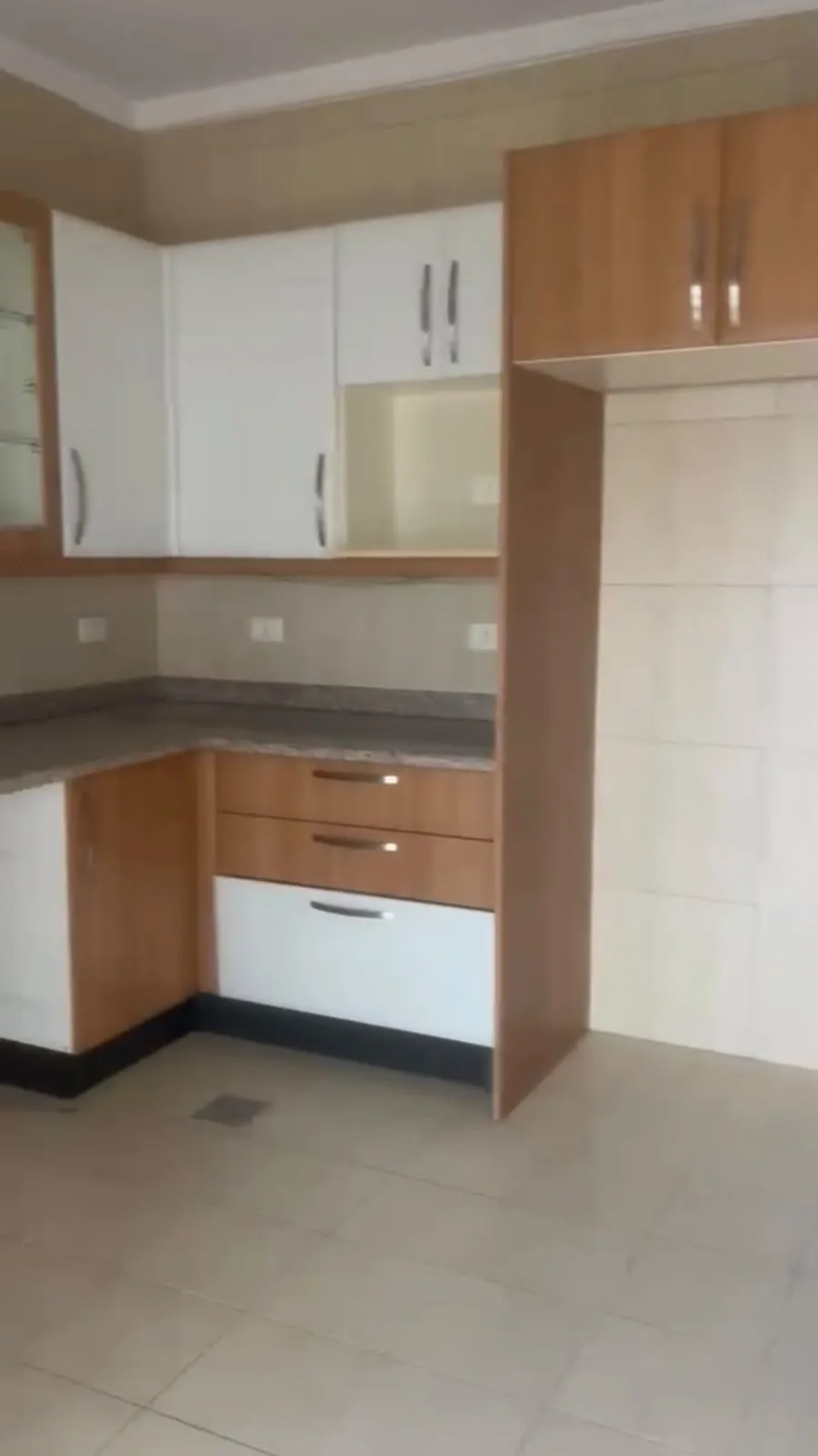 Luxury Apartment for Sale in Achrafieh — الصورة 3