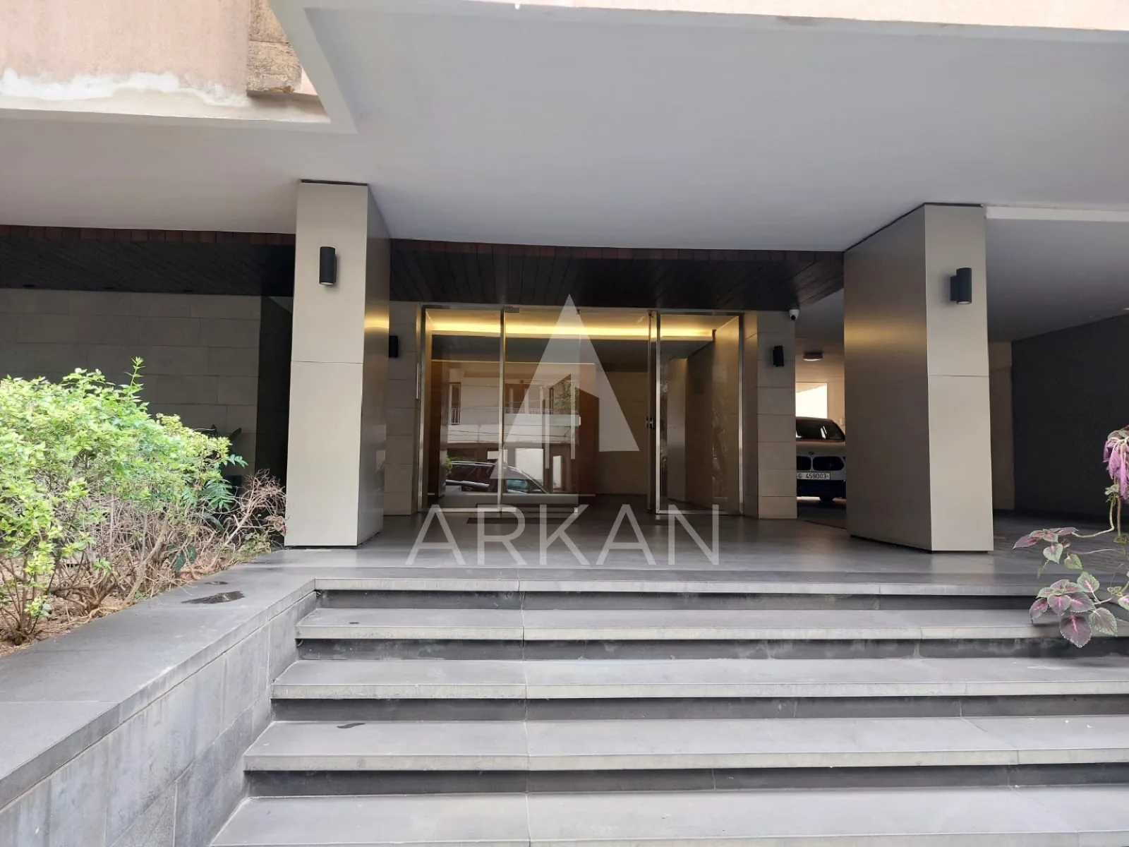 Luxury Apartment for Sale in Achrafieh Near Hotel Dieu — الصورة 2