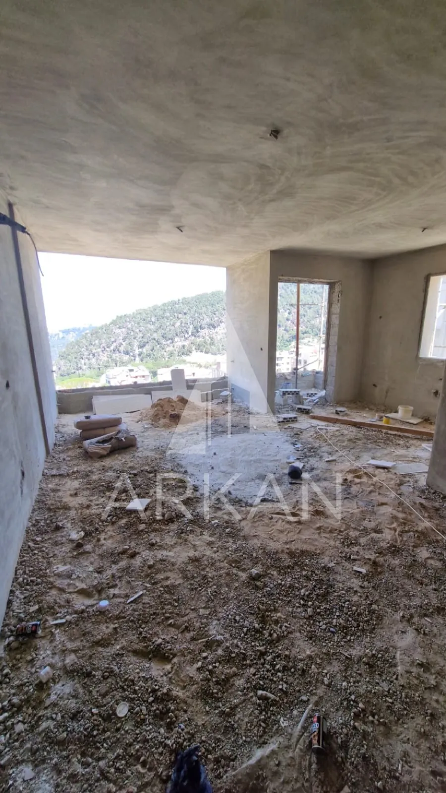 Apartment for Sale in Jouret El Ballout — الصورة 3