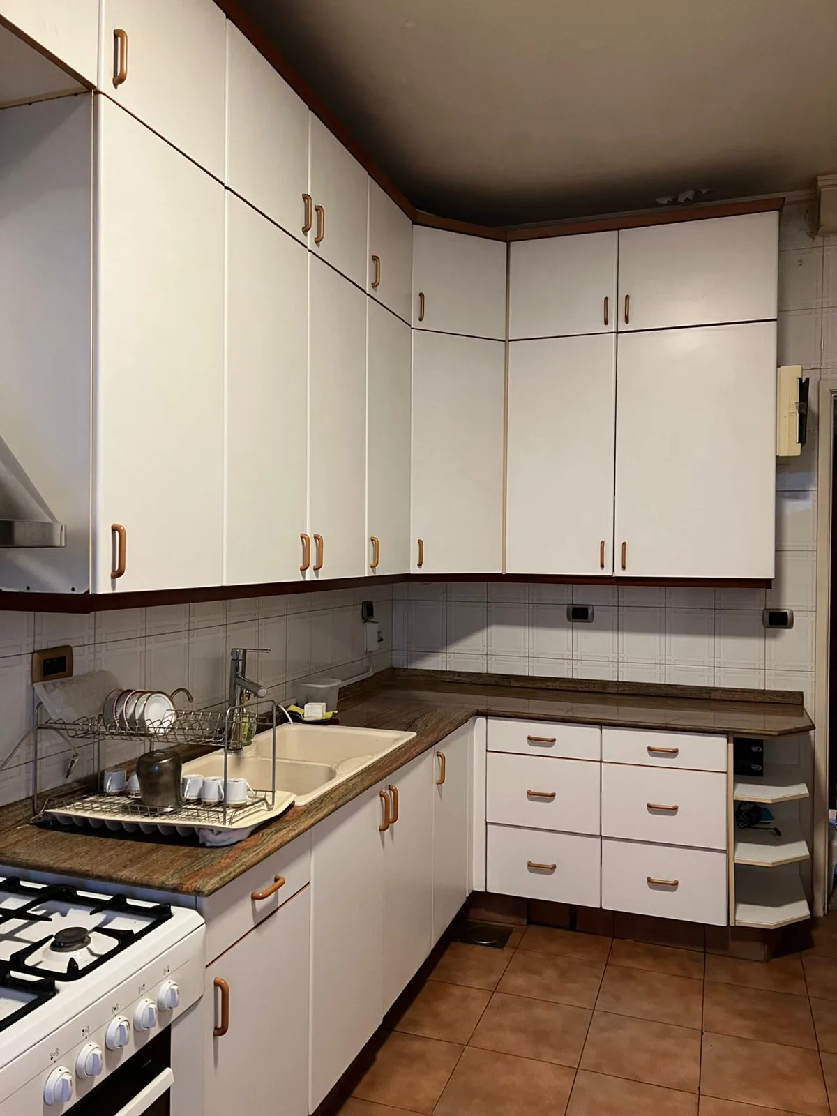 Apartment for Rent in Hamra, Beirut, Lebanon — الصورة 8