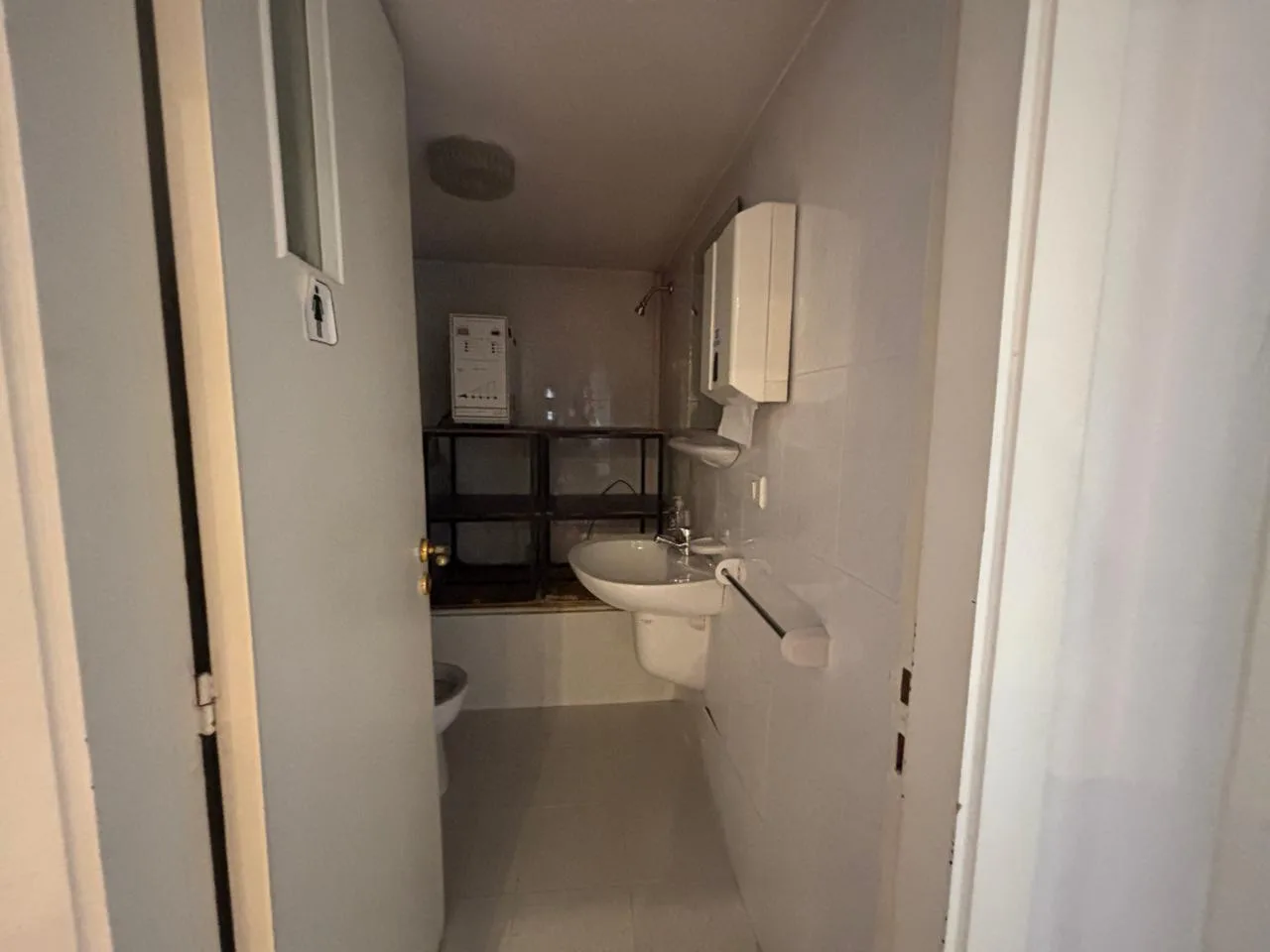 Office for rent in Badaro — الصورة 6