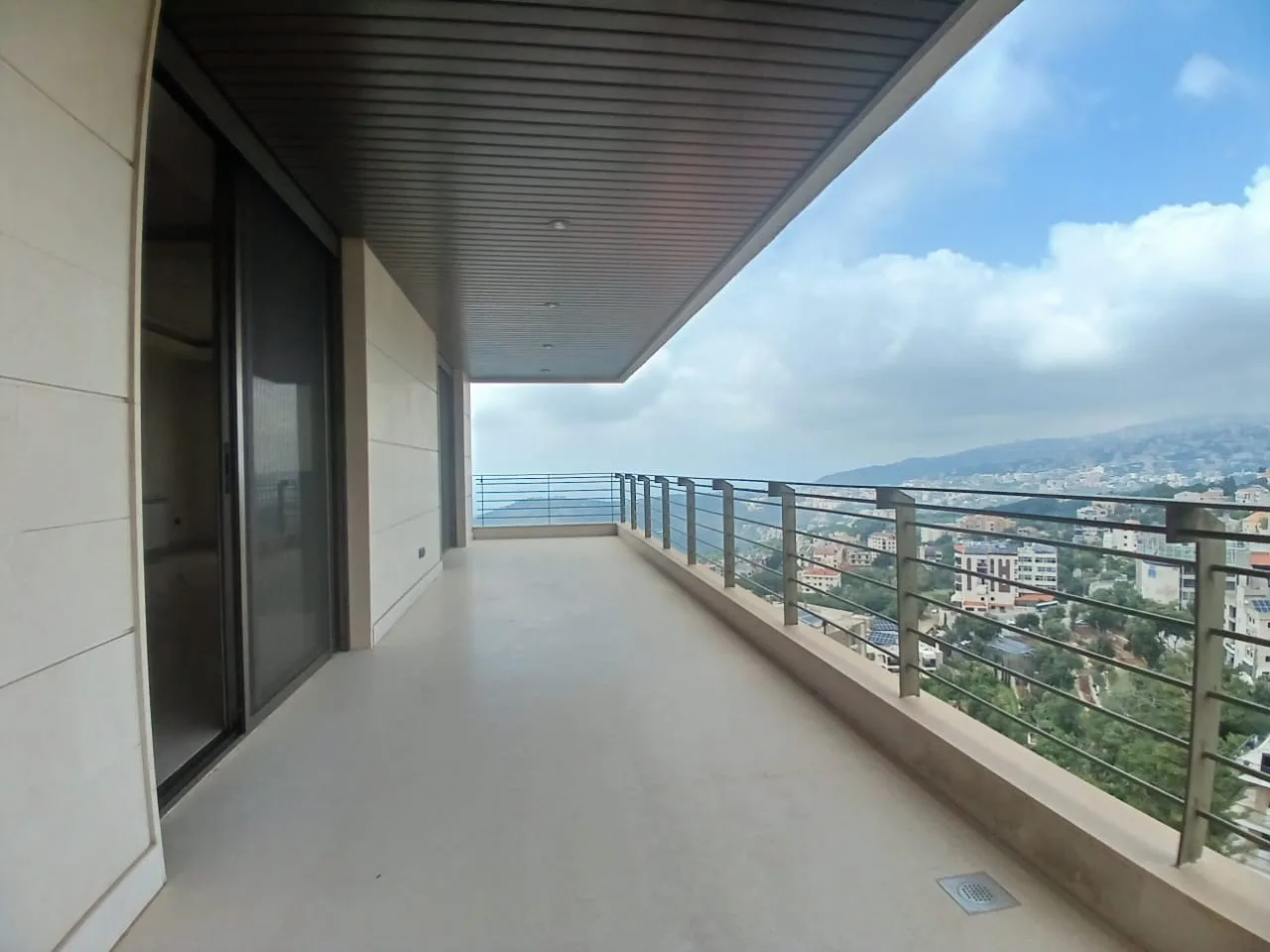 Apartment for Rent in Qornet El Hamra — الصورة 3