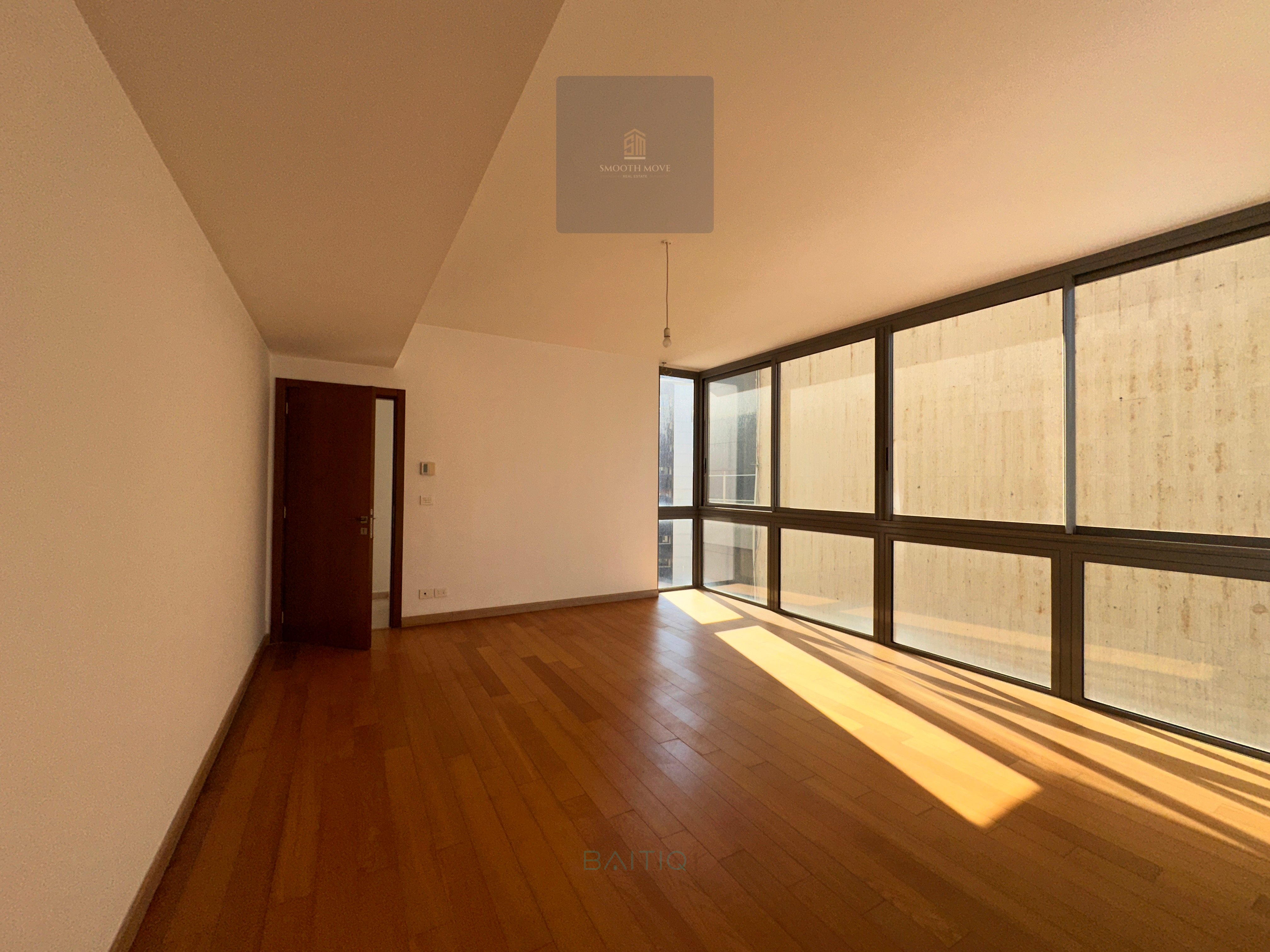 Seaview Apartment for Sale in Ain Tineh, Beirut — الصورة 11