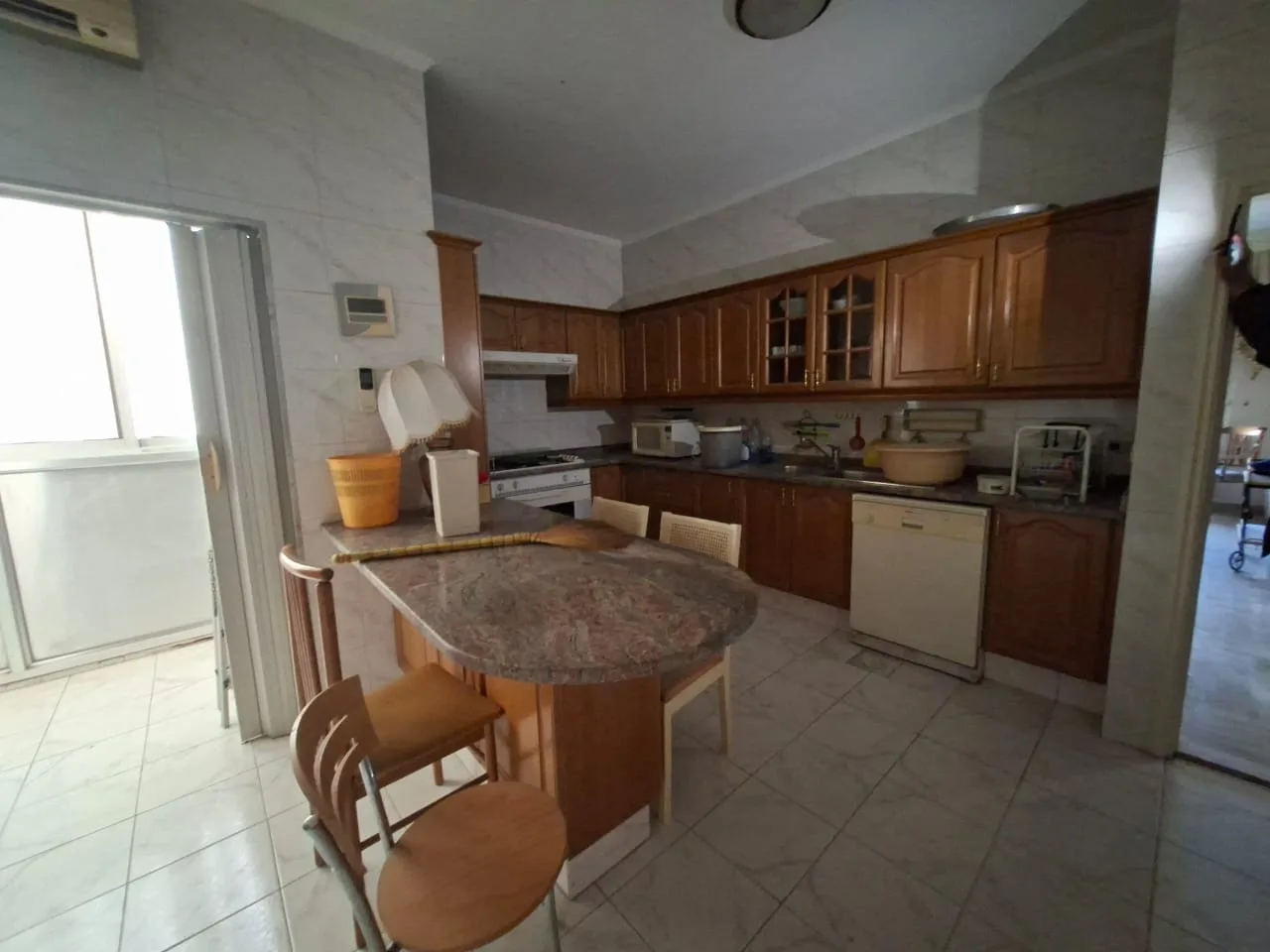 Apartment for Sale in Ain El Tineh, Beirut, Lebanon — الصورة 5