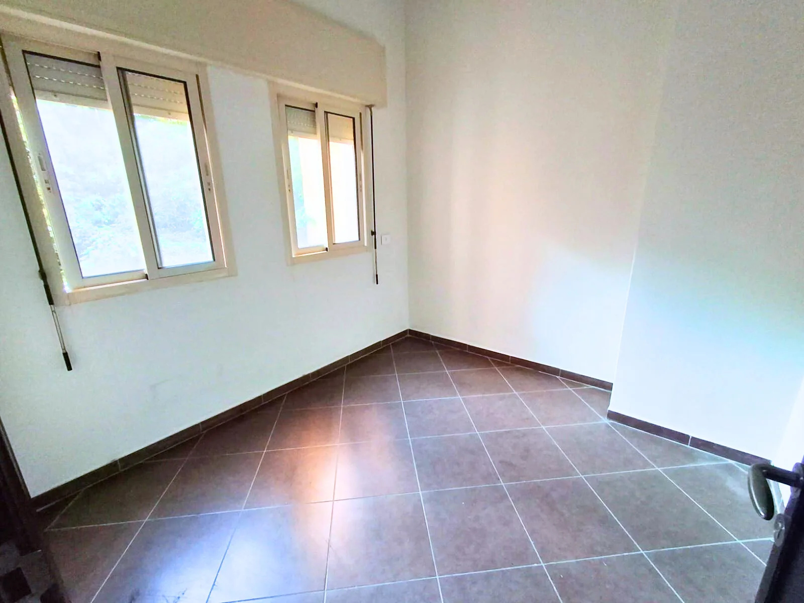 Office for Rent in Caree d'or, Achrafieh, Beirut, Lebanon — الصورة 9