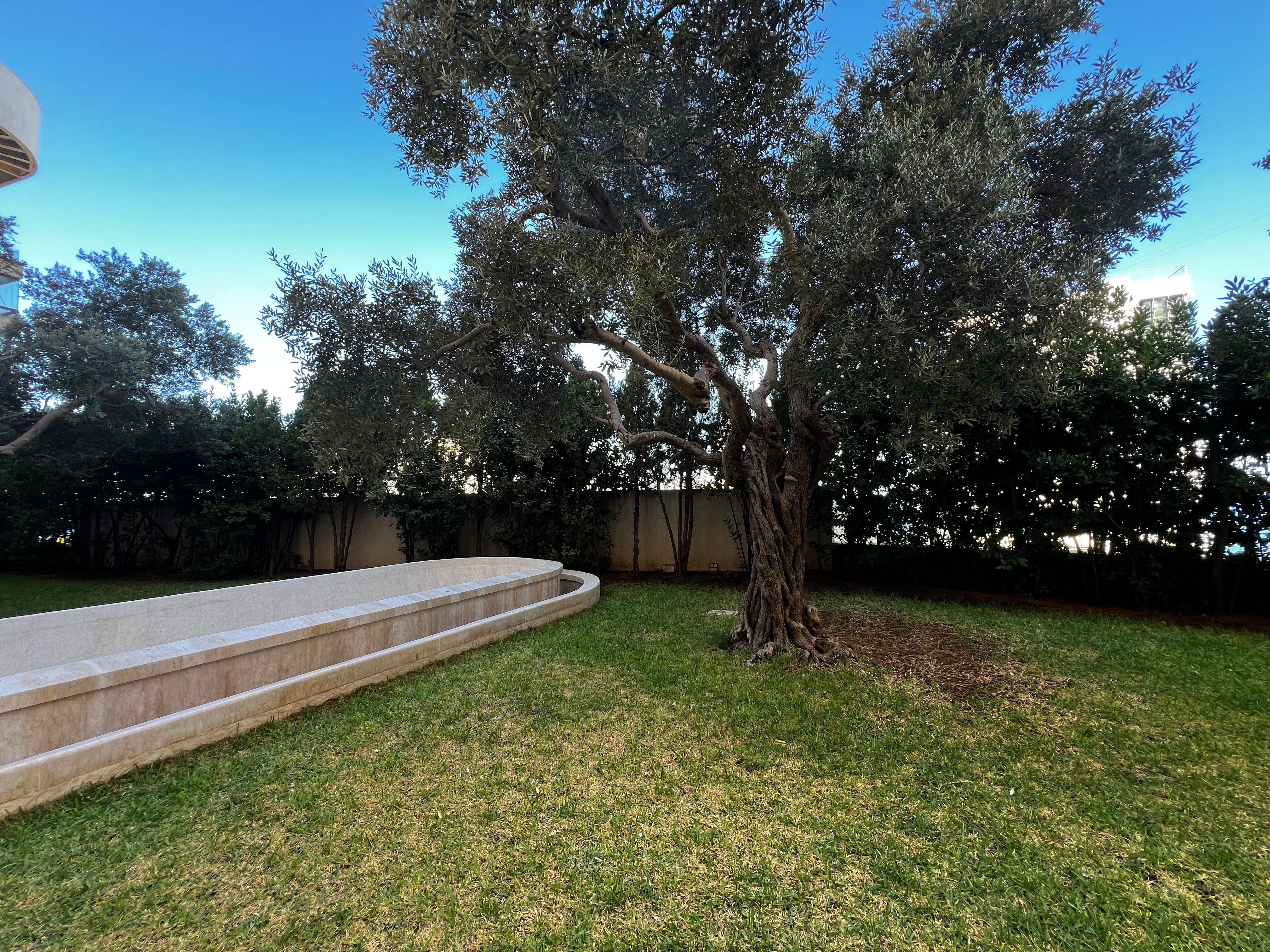 Timeless, Unique Apartment for Sale in Manara, Beirut — الصورة 3