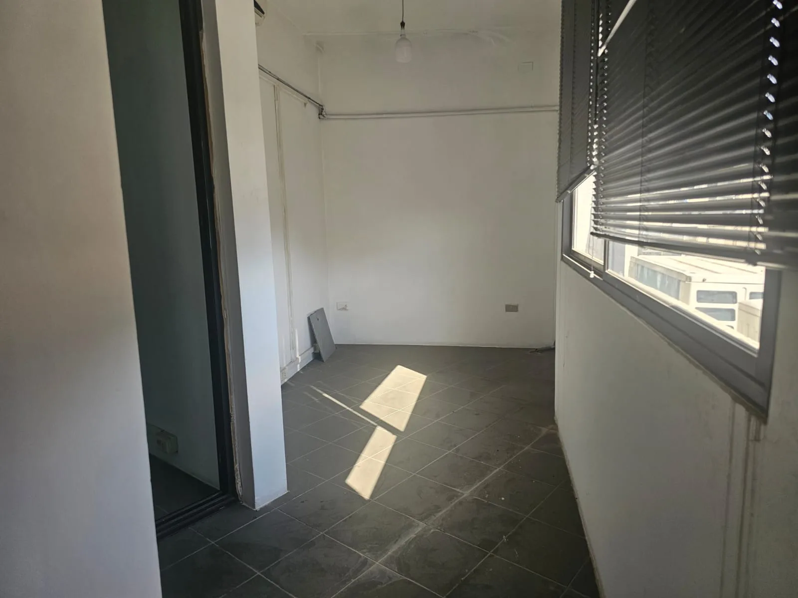 Office for rent in Jdeideh — الصورة 5