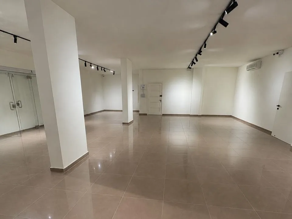 Shop for sale in Ain el remmeneh, baabda