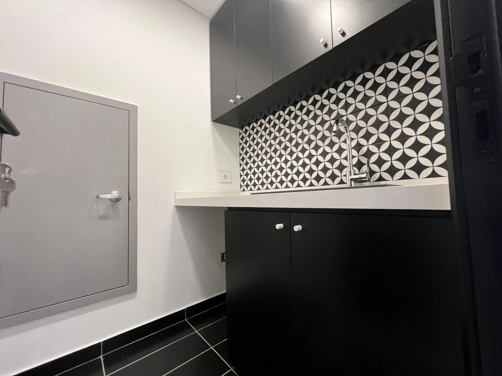 Office for Rent in Syoufi, Beirut, Lebanon — الصورة 5
