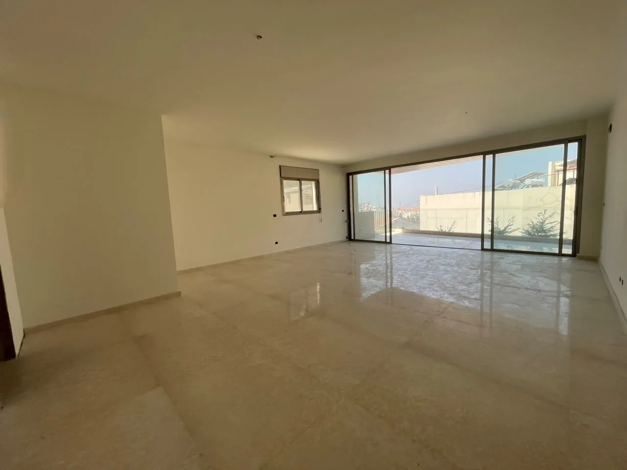 Apartment for Sale in Bsalim — الصورة 2