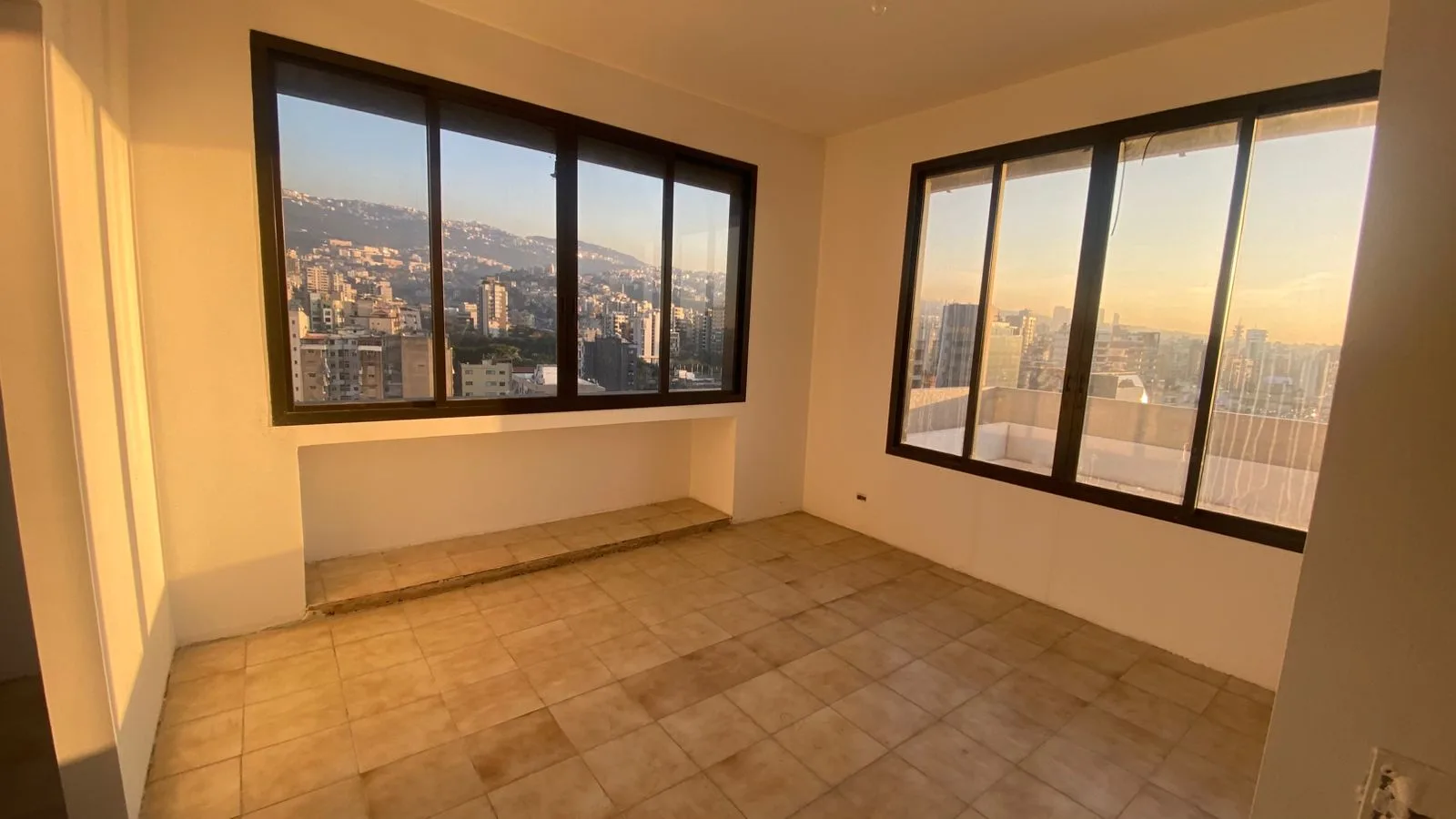 Office for rent in Zalqa — الصورة 1