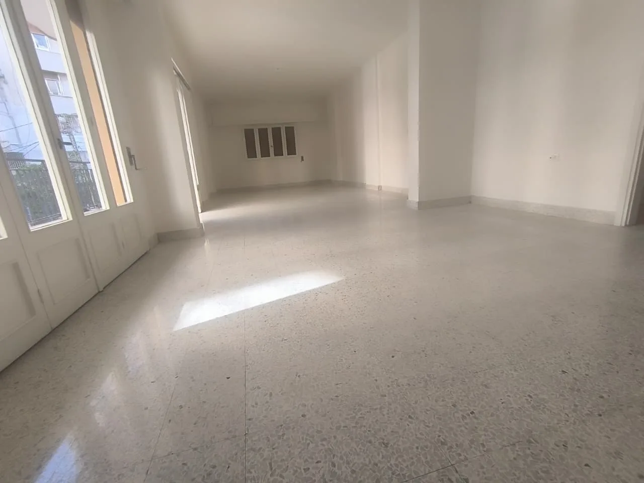 Apartment for Sale in Al Zarif, Beirut, Lebanon — الصورة 3