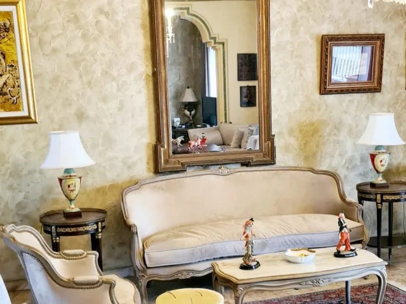 Apartment for Sale in Caree d'or,  Achrafieh, Beirut, Lebanon — الصورة 6