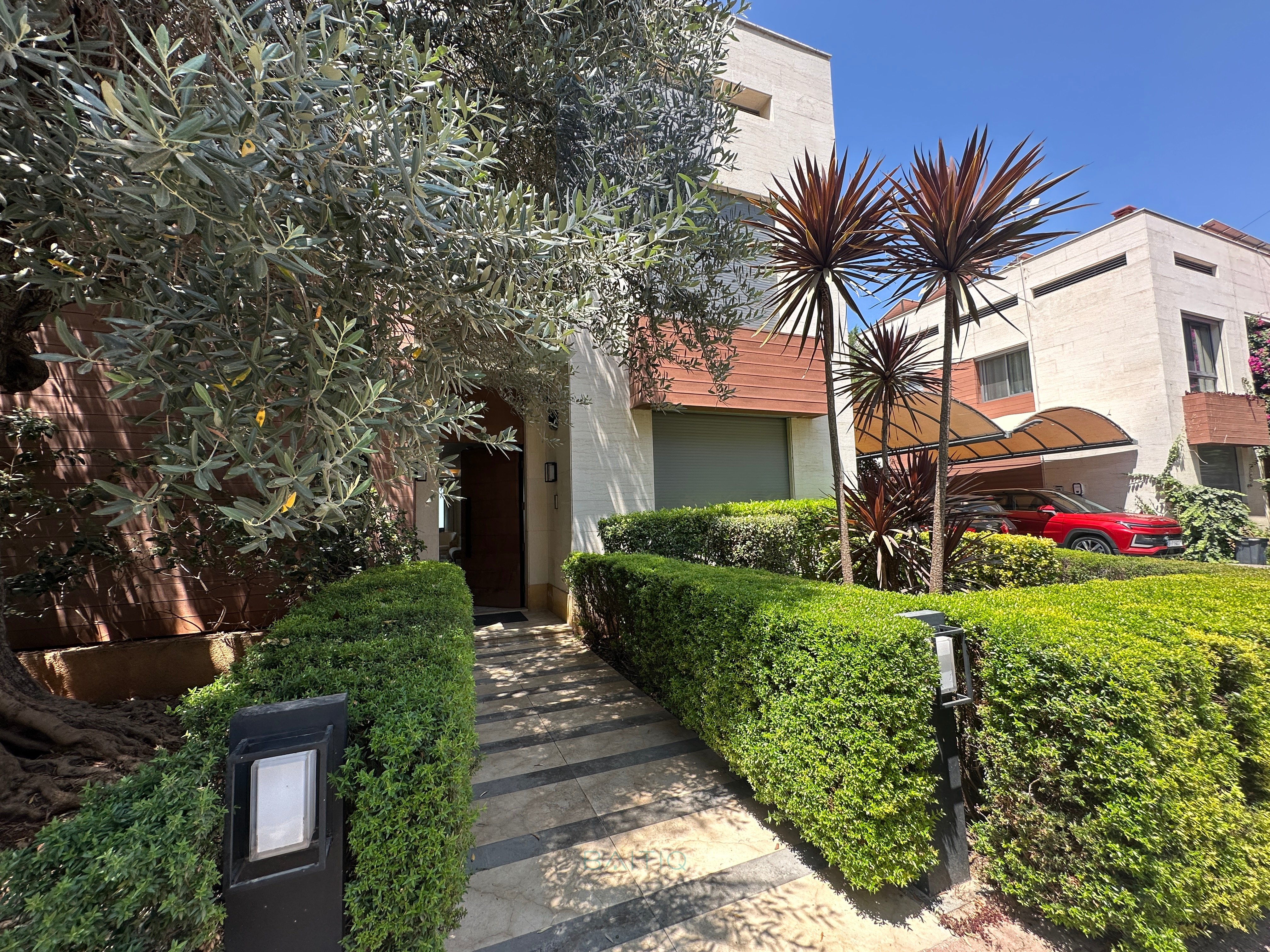 Private Villa with Pool and Garden for Sale in Jamhour, Lebanon — الصورة 7
